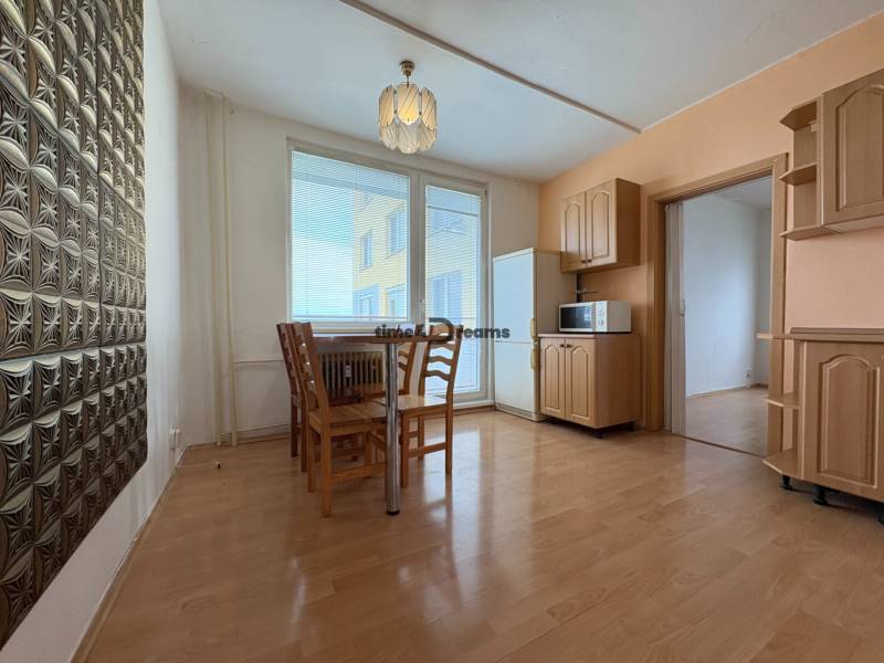 Na predaj: 3 izb.byt + 2x balkon + kumbál