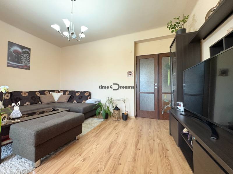 Na predaj: 2 izbový byt + BALKON + KUMBAL