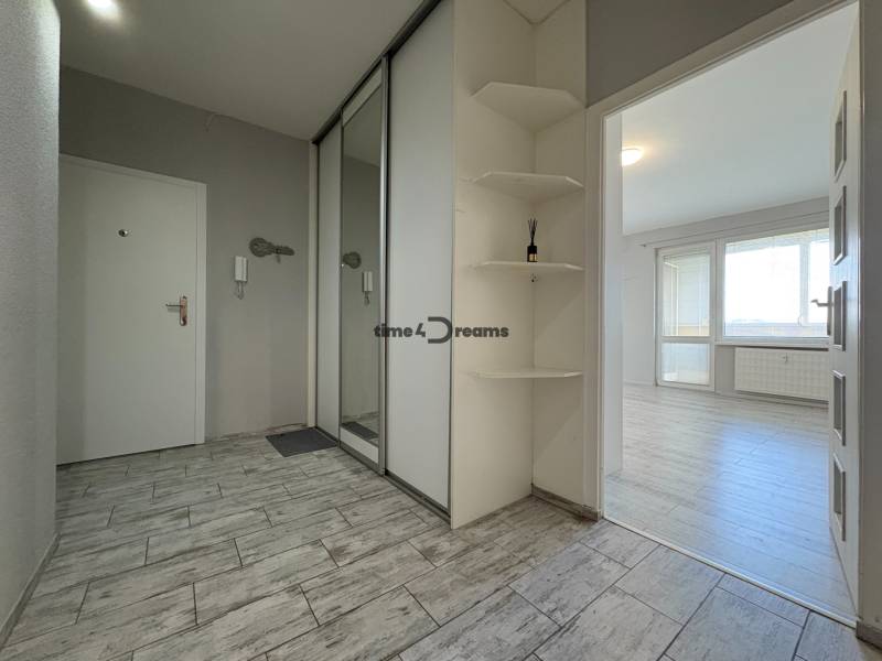 Na predaj: VEĽKY 3 ib + LOGGIA + ŠPAJZA + KUMBAL + PIVNICA