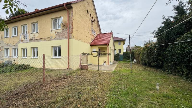 NA PREDAJ Byt so záhradou v Ivánke pri Nitre