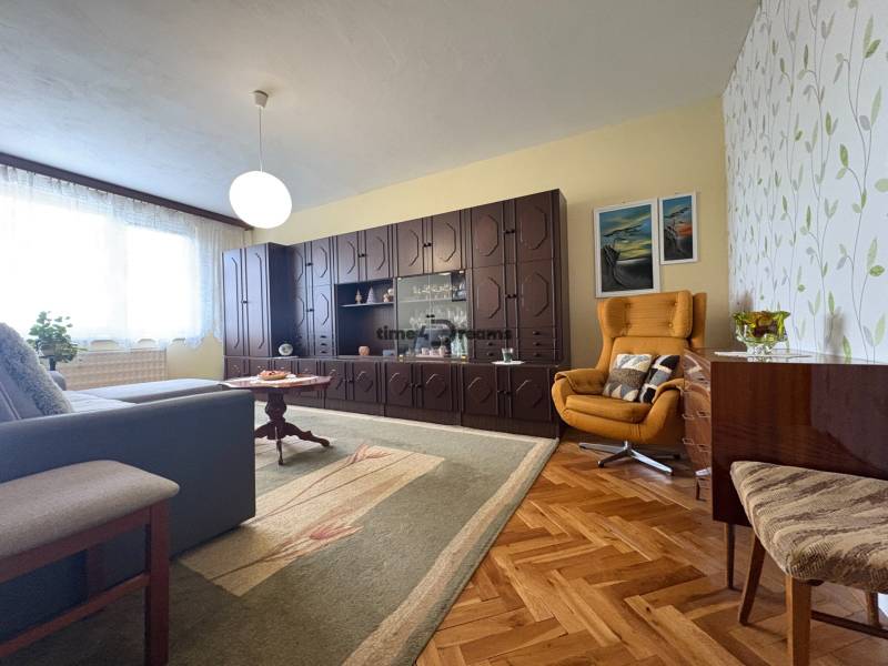 Na predaj: CENTRUM veľký 3 izb.byt + BALKON + ŠATNIK Na predaj: CENTRUM veľký 3 izb.byt + BALKON + ŠATNIK