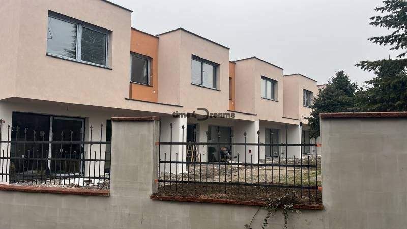 NA PREDAJ ‼️POSLEDNÉ 2 ‼️- 4 izbové radové domy v Ivánke pri Nitre