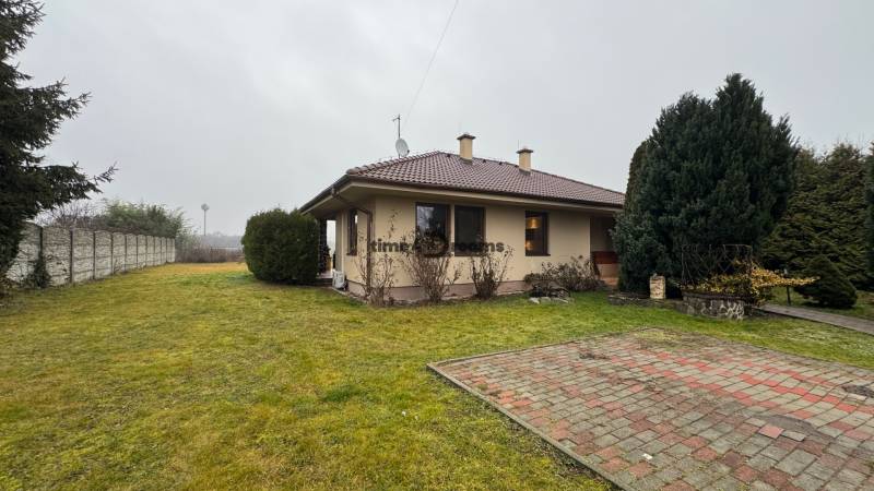 NA PREDAJ Krásny domček na 11á pozemku Cabaj Čápor - NITRA