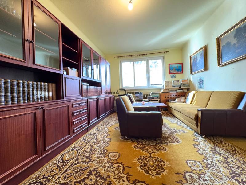 Na predaj: 3 izb.byt + BALKON + PIVNICA