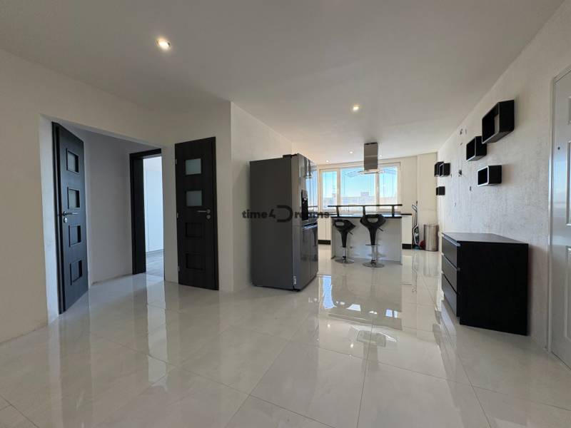 Na predaj: 4 izbový byt + LOGGIA + PIVNICA