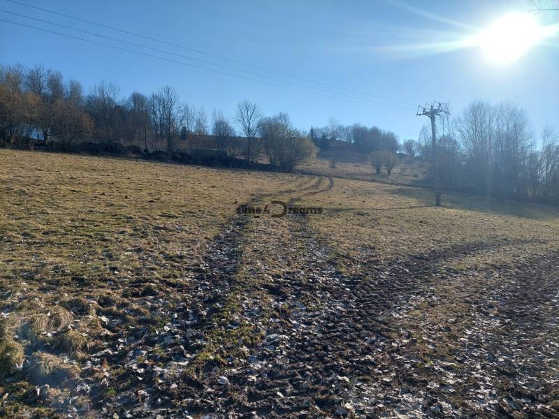 NA PREDAj pozemok na stavbu domu alebo chaty HRIŇOVÁ