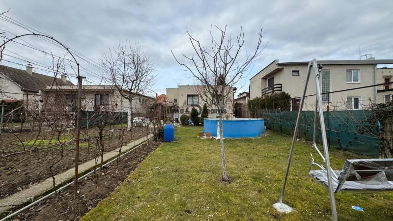 NA PREDAJ rodinný dom v Jelšovciach - EXKLUZÍVNE