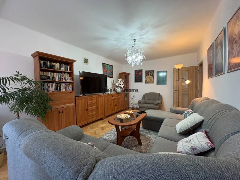 Na predaj: 4 izb.byt + BALKON + ŠATNIK + ŠPAJZA