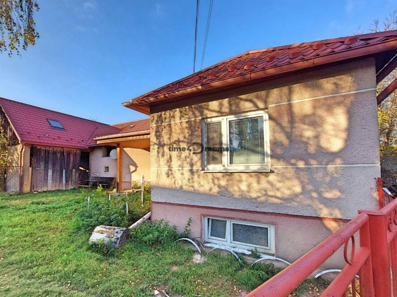 NA PREDAJ-MIMORIADNE ZNÍŽENÁ CENA rodinný domček..Podkriváň