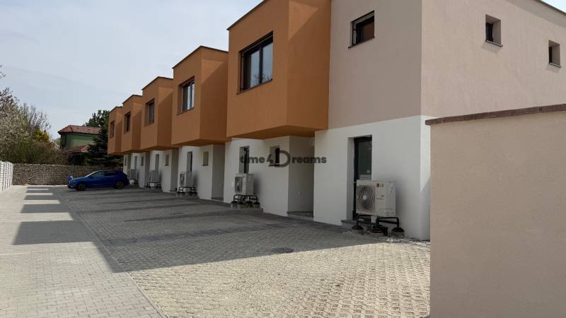 NA PREDAJ ‼️POSLEDNÉ 2 ‼️- 4 izbové radové domy v Ivánke pri Nitre