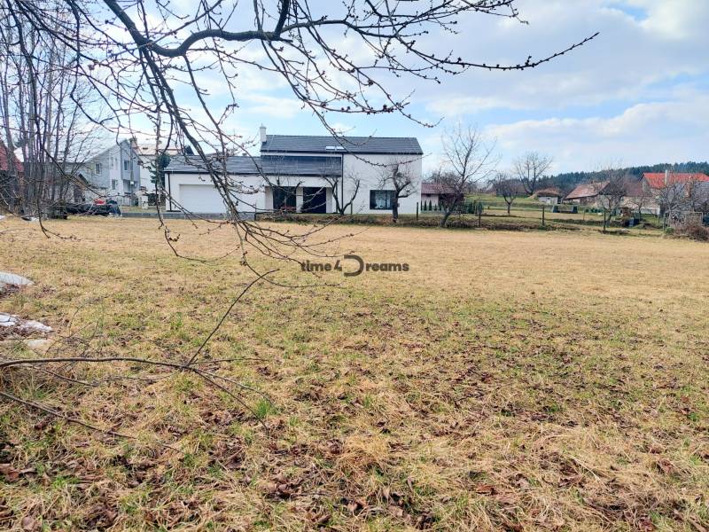 NA PREDAJ pekný pozemok na stavbu domu HROCHOŤ okr.BB