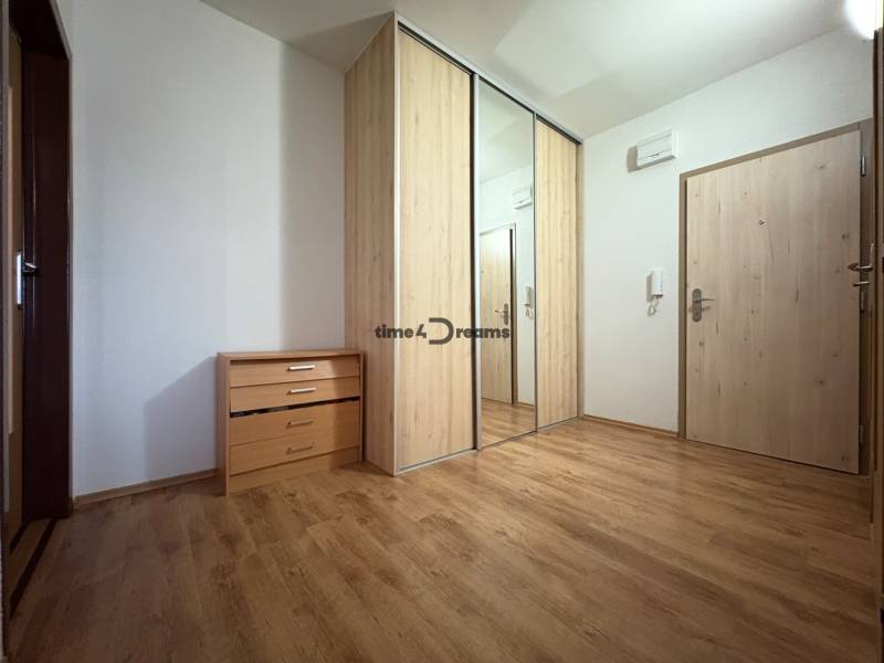 INVESTIČNÝ 2 izb.byt v širšom centre mesta Levice