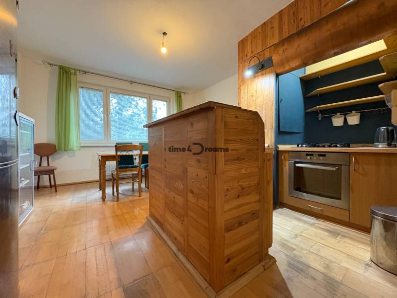 Na predaj: CENTRUM: 3 izb.byt + PIVNICA