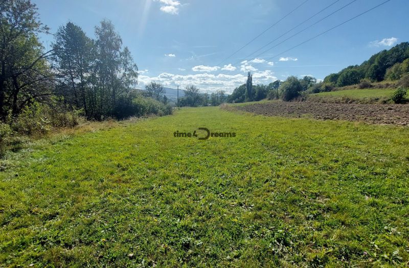 NA PREDAJ pozemok na stavbu domu alebo chaty 1049m2 KORYTÁRKY 