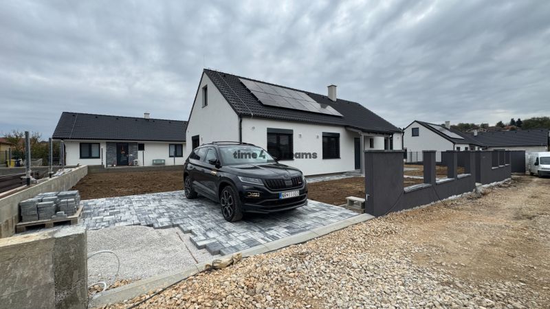 NA PREDAJ - Rodinný dom v JARKU, 4 izb. bungalov