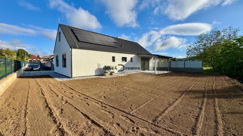 NA PREDAJ - Rodinný dom v JARKU, 4 izb. bungalov
