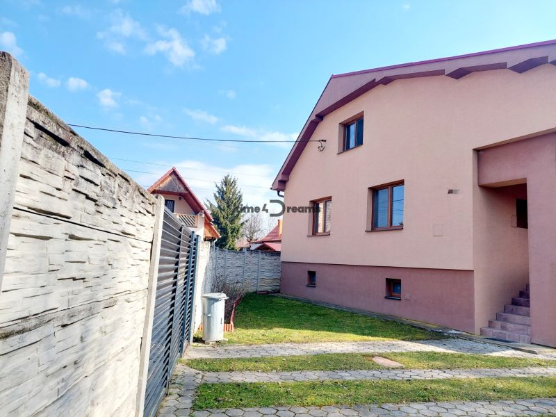 PREDANÉ  pekný zrekonštruovaný dom v obci Sebedražie