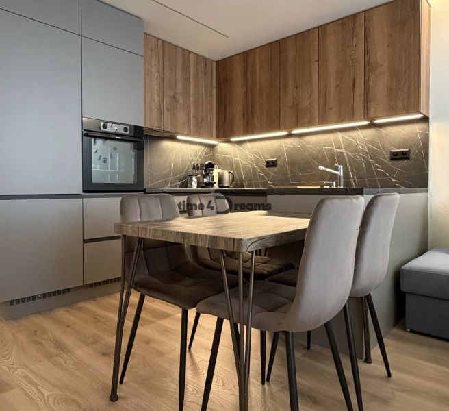 CENTRUM: 4 izb.byt + BALKON + ŠPAJZA + ŠATNÍK