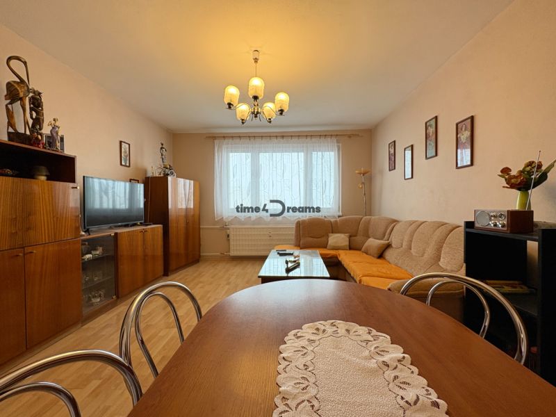 Na predaj: 3 izb.byt + LOGGIA + PIVNICA 